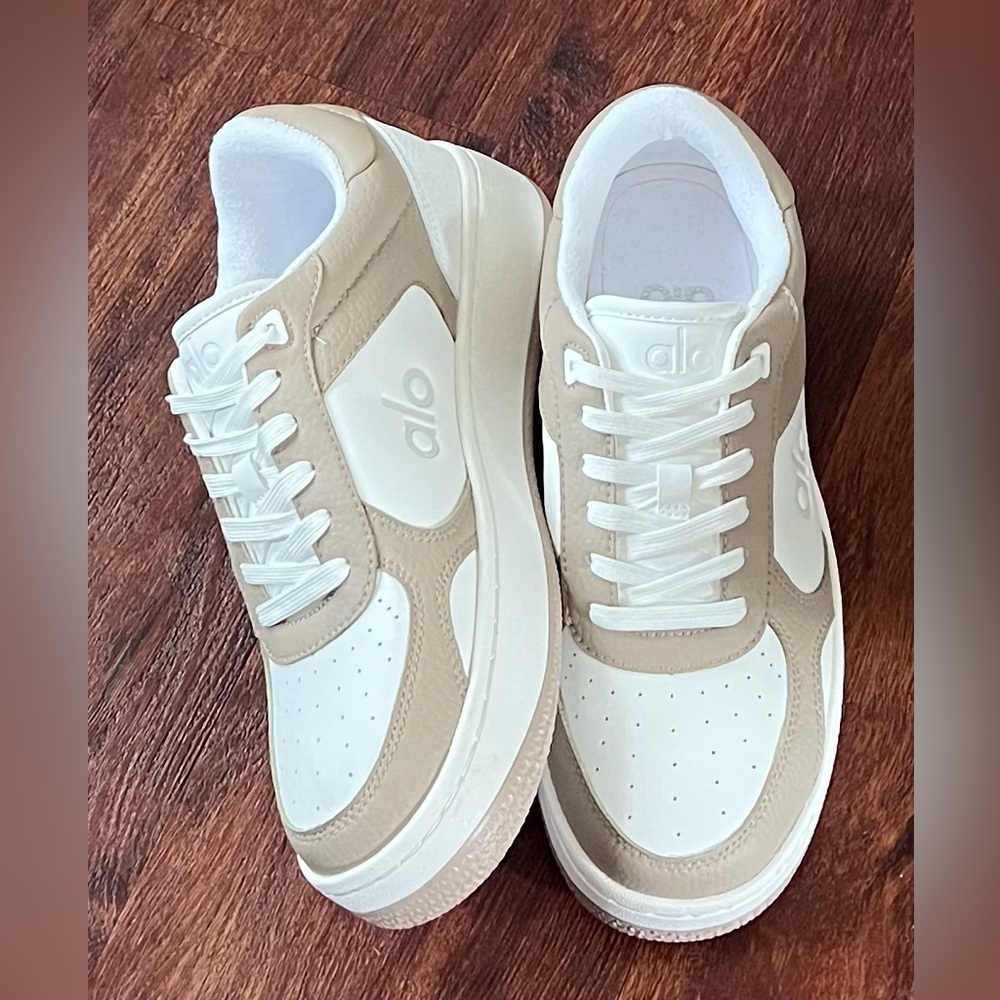 ALO Recovery Mode Sneaker - Picture 4 of 9